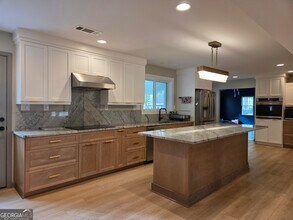 215 Calgary Dr in Peachtree City, GA - Building Photo - Building Photo