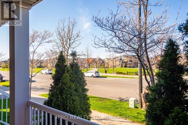 470 SAVOLINE Blvd in Milton, ON - Building Photo - Building Photo