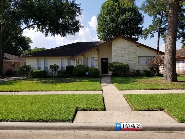1042 Creekmont Dr in Houston, TX - Building Photo - Building Photo