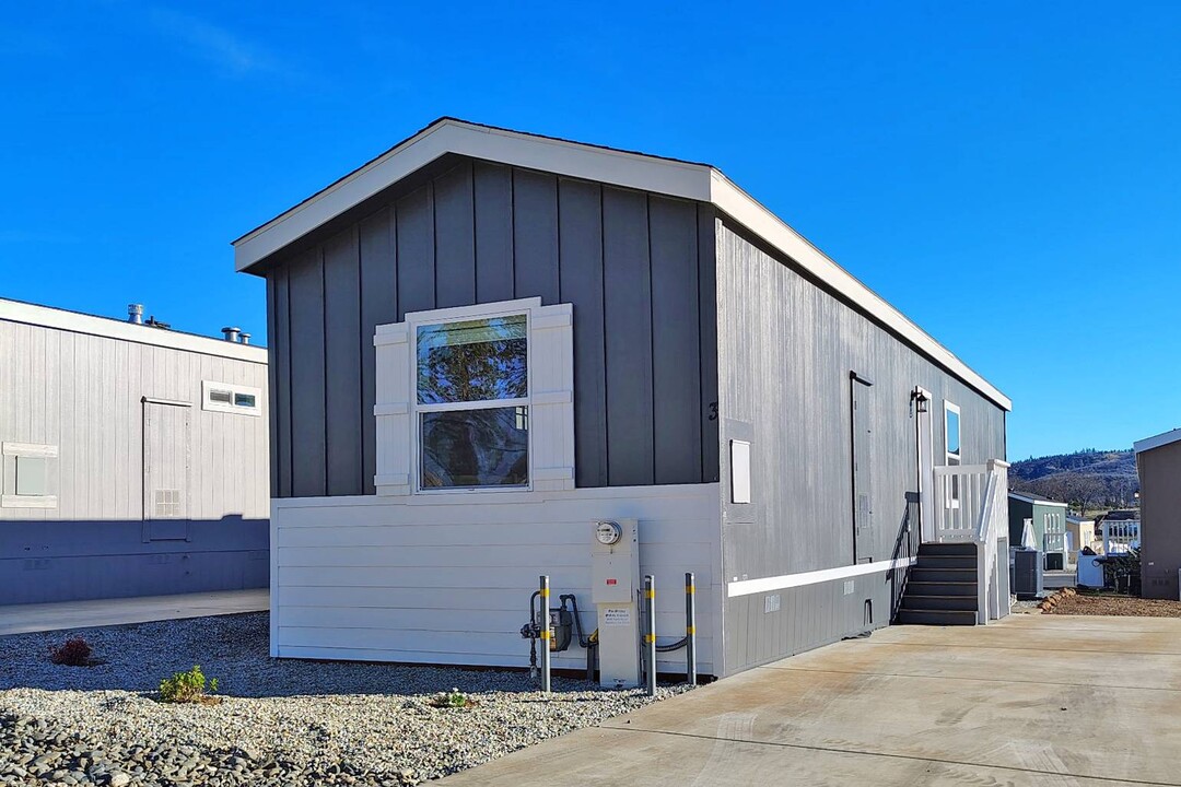 6656 Pentz Rd in Paradise, CA - Foto de edificio
