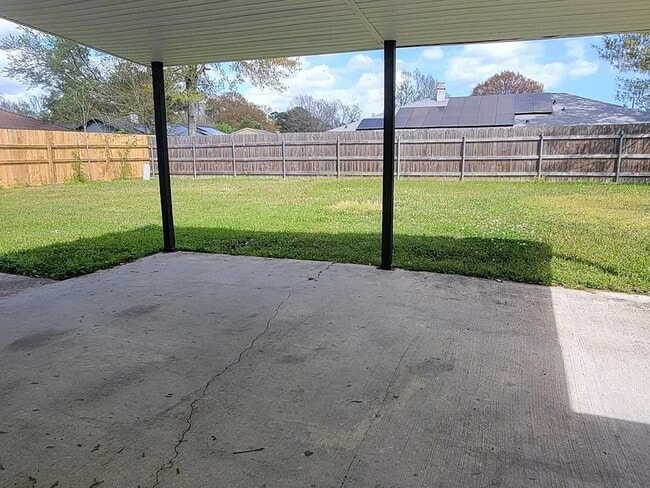 property at 410 Driftwood Cir