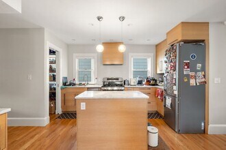 8 Seven Pines Ave in Cambridge, MA - Building Photo - Building Photo