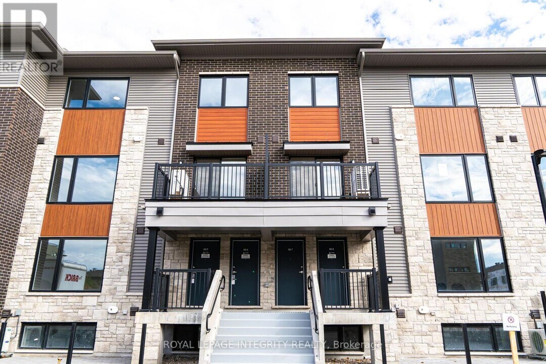 101 Glenroy Gilbert Dr in Ottawa, ON - Building Photo