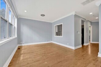 754 W Evergreen Ave in Chicago, IL - Building Photo - Building Photo