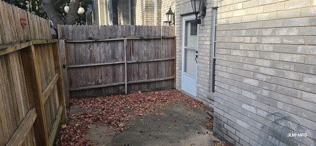 property at 17471 Red Oak Dr