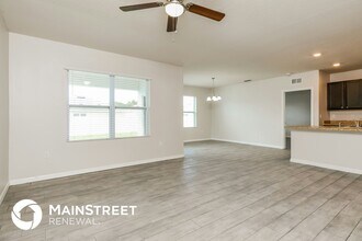 703 Kindred Ln in Auburndale, FL - Foto de edificio - Building Photo