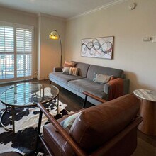 141 S Clark Dr in Los Angeles, CA - Building Photo - Building Photo