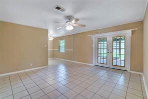 1812 Dolphin Dr in Seabrook, TX - Building Photo
