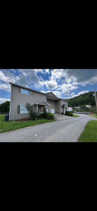6 Lincoln Heights in Alum Creek, WV - Foto de edificio - Building Photo