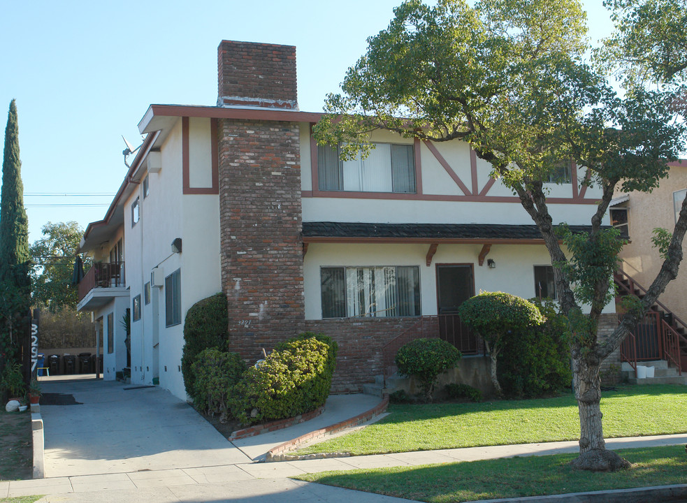 3297 Perlita Ave in Los Angeles, CA - Building Photo