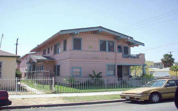 1643 Cedar Ave in Long Beach, CA - Foto de edificio