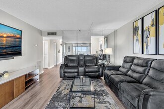 14623 Bonaire Blvd in Delray Beach, FL - Building Photo - Building Photo