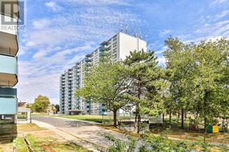 1440 Lawrence Ave W in Toronto, ON - Building Photo - Building Photo