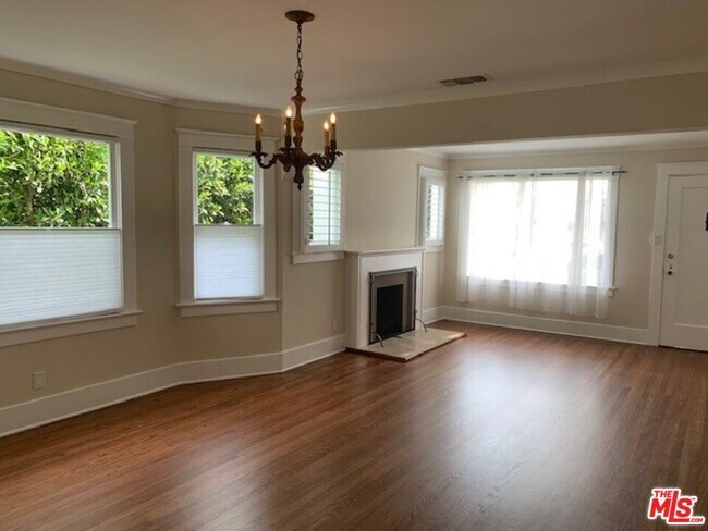 429 Rialto Ave in Los Angeles, CA - Building Photo - Building Photo