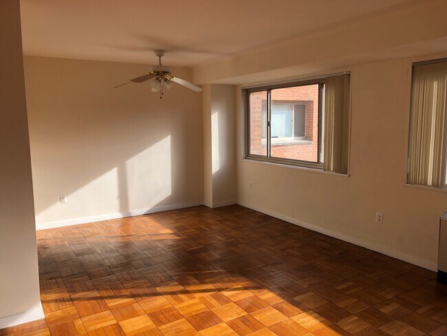 3900 Tunlaw Rd NW, Unit 202 in Washington, DC - Building Photo - Building Photo