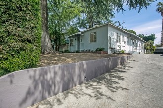 990 N Los Robles Ave in Pasadena, CA - Building Photo - Building Photo