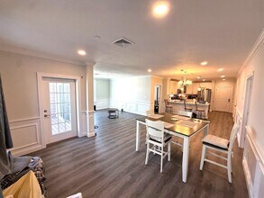 320 Middlesex Ave, Unit D107 in Medford, MA - Building Photo - Building Photo