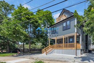 161 4th St, Unit 161 in Medford, MA - Foto de edificio - Building Photo