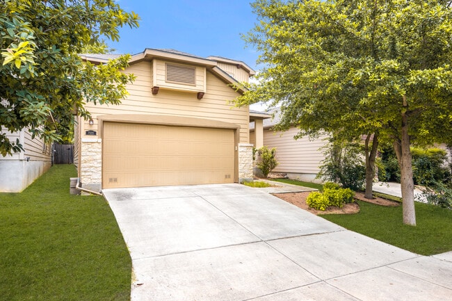 7222 Sunny Day in San Antonio, TX - Building Photo - Building Photo