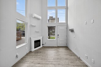 2622 SW Nevada St in Seattle, WA - Building Photo - Building Photo