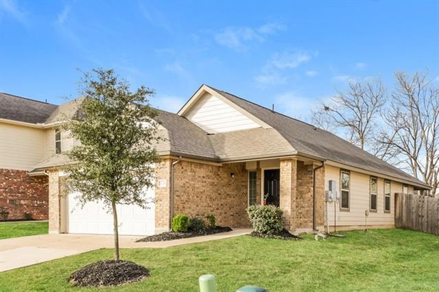 8236 Runner Oak Ln in Fort Worth, TX - Building Photo - Building Photo