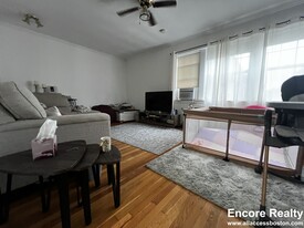 22 Fairbanks St, Unit #6 Apartamentos