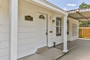 4902 Pershing St in Houston, TX - Building Photo