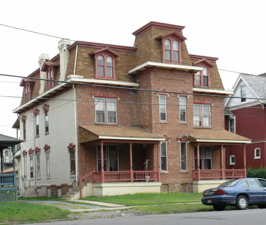 730-732 W 3rd St in Williamsport, PA - Building Photo