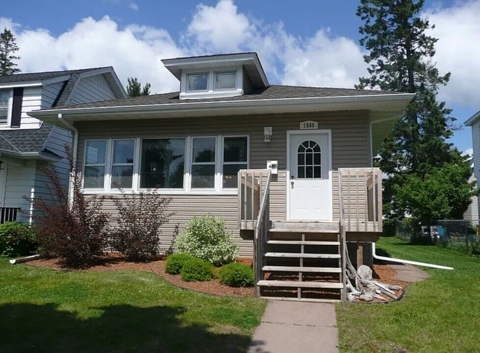 1909 Garden St in Duluth, MN - Building Photo