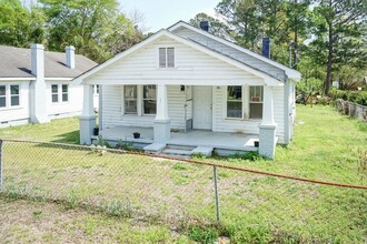 204 Nolly St in Clinton, NC - Building Photo - Building Photo