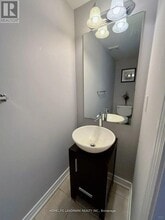 6 Latitude Ln in Whitchurch-Stouffville, ON - Building Photo - Building Photo