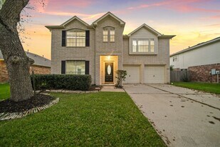 2208 Day Dr in Pearland, TX - Building Photo