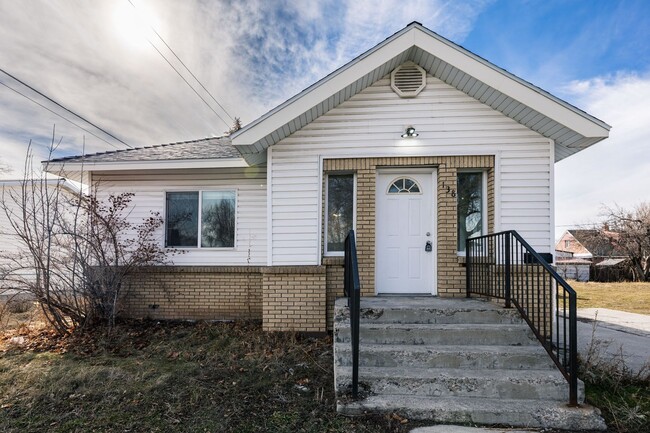 138 E 1st N in Rexburg, ID - Building Photo - Building Photo