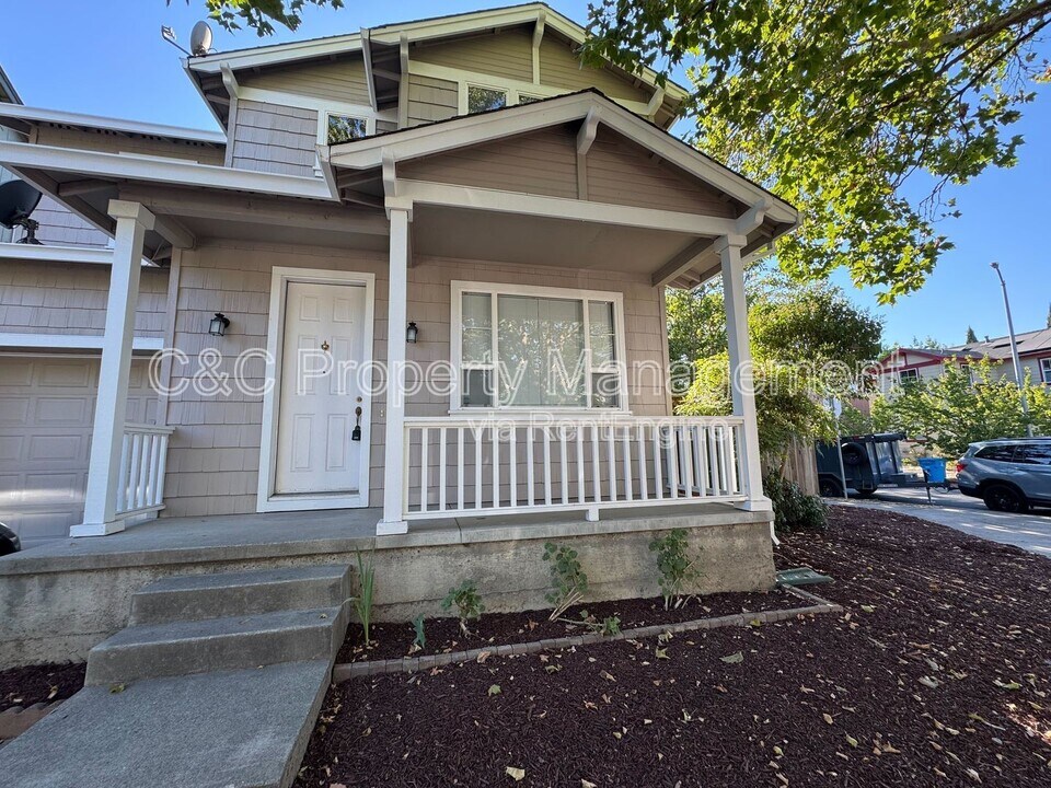 3295 Newmark Dr in Santa Rosa, CA - Building Photo