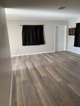 1937 Collier Ave in Ft. Myers, FL - Foto de edificio - Building Photo