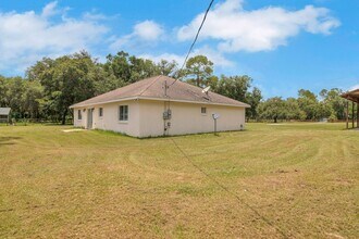 7040 NE 199th Street Rd in Citra, FL - Building Photo - Building Photo