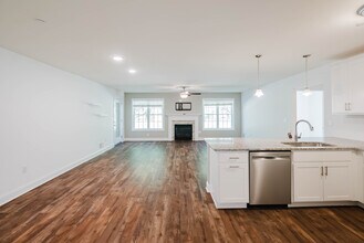70 Arcadia Ct in Ballston Spa, NY - Building Photo - Building Photo