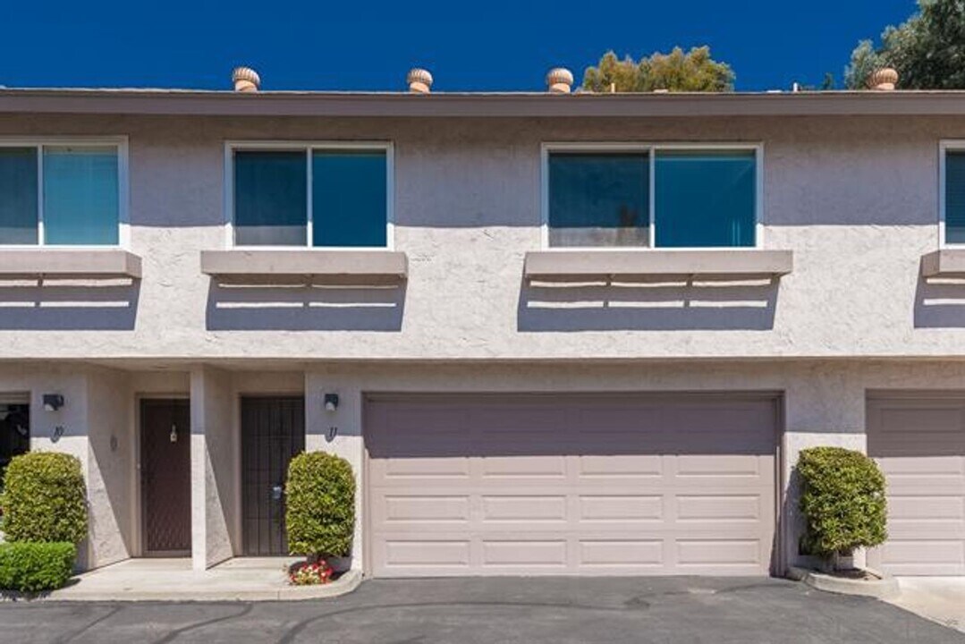 5470 Baltimore Dr in La Mesa, CA - Building Photo