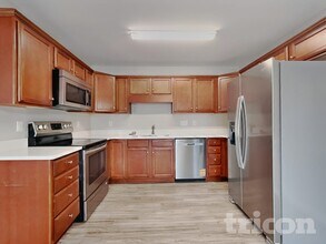 1617 Faircrest Ln in Greensboro, NC - Building Photo - Building Photo