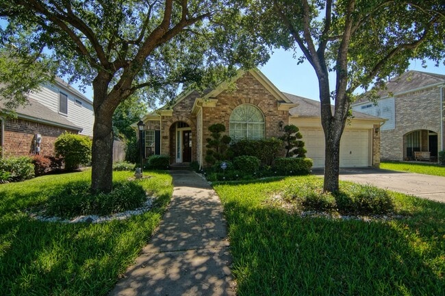 3819 Shady Breeze Dr