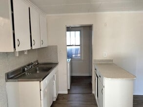 109 Guy Park Ave in Amsterdam, NY - Building Photo - Building Photo