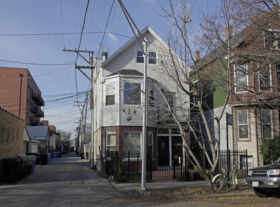 3214 N Leavitt St in Chicago, IL - Building Photo