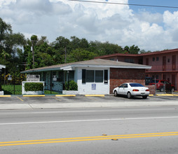 14260-14270 NE 6th Ave in Miami, FL - Building Photo - Building Photo