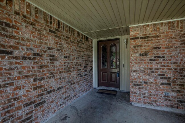 10106 Lost Trail St in Houston, TX - Building Photo - Building Photo