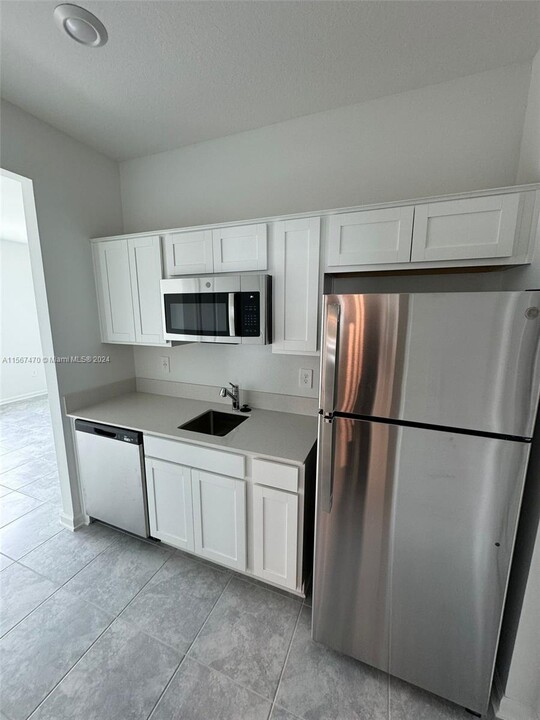 515 Hatteras Rd, Unit 1 in Davenport, FL - Building Photo