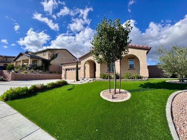 30922 Farmhouse Ct in Winchester, CA - Building Photo - Building Photo