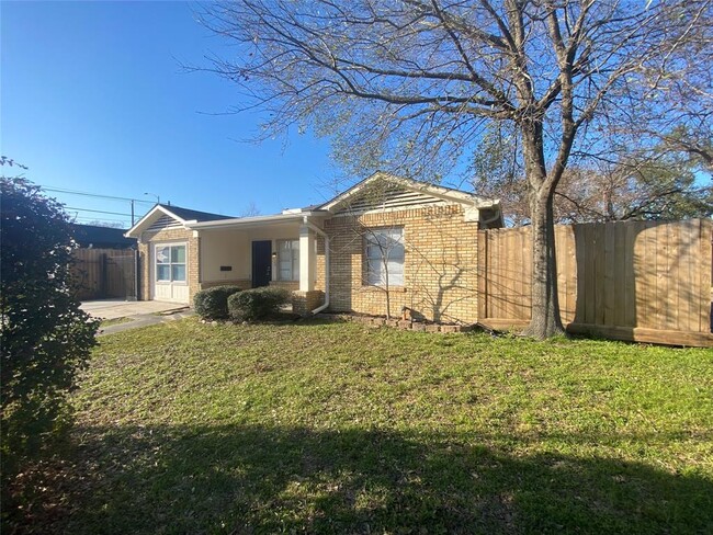 203 Sue St in Houston, TX - Building Photo - Building Photo