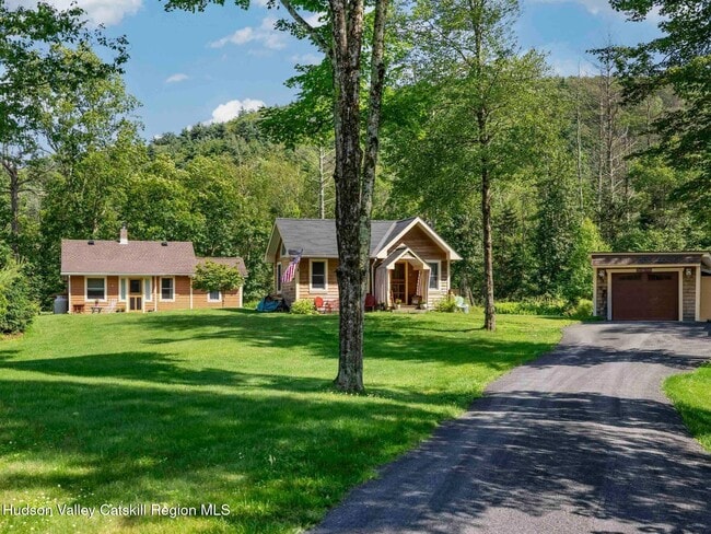 21 Cricket Ridge in Woodstock, NY - Building Photo - Building Photo