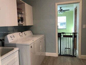7650 NW 33rd St in Hollywood, FL - Building Photo - Building Photo