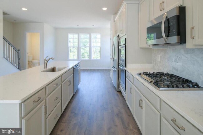 6094 Camerons Ferry Dr in Haymarket, VA - Building Photo - Building Photo